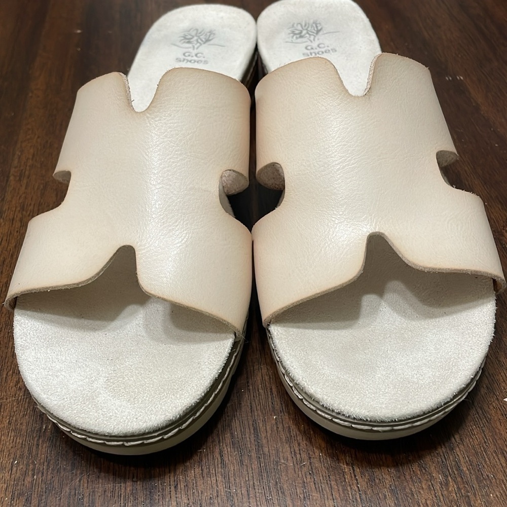 G. C. Shoes Nellie beige cutout flat slide sandals - Picture 3 of 9